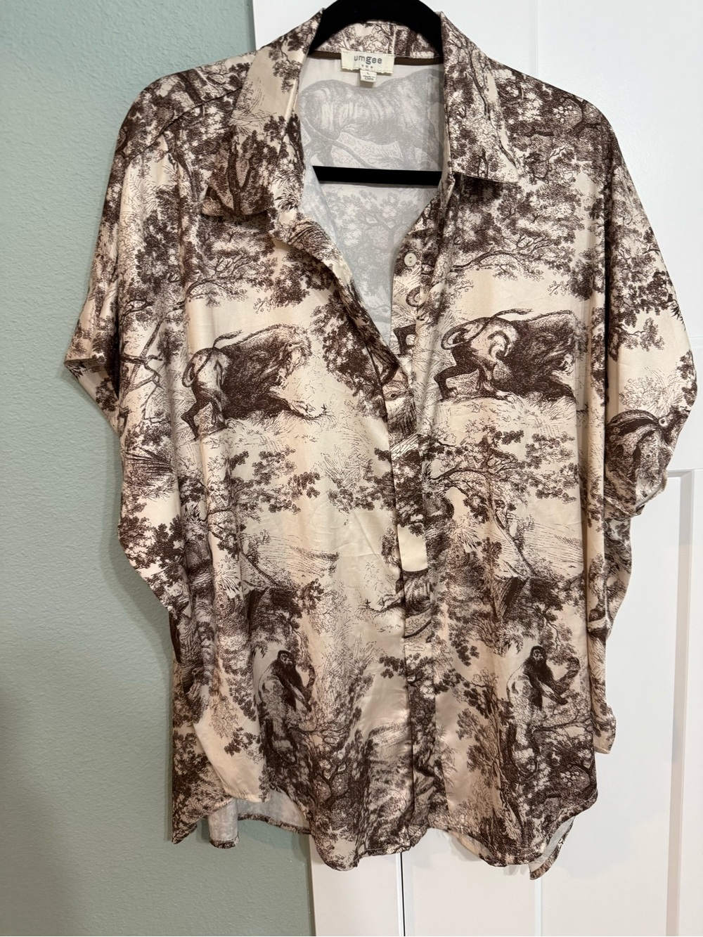 Umgee Beige and Brown Toile Short-Sleeve Button Shirt